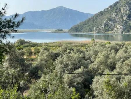 6.821M2 Dorfhaus Zum Verkauf Mit Blick Auf Den Çandir See