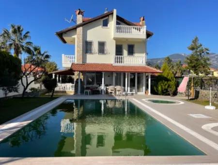 Villa Zum Verkauf In 600M2 Grundstück In Dalyan