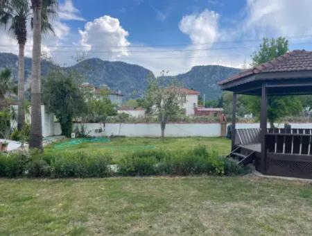 Villa Zum Verkauf In Okçular Auf 1007M2 Grundstück